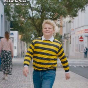 Élie Semoun Instagram - Aller à l’école ? ❌ Prendre une année sabbatique pour sauver la planète ? ✅😏
Le Roi de la Triche est de retour, le 3 avril au cinéma.

#DucobuPasseAuVert, de et avec @eliesemounofficiel.