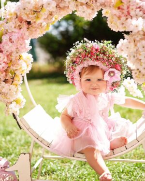 Elif Özkul Instagram - Mira’m❤️ teyzesinin bal küpü🌸 

#1year 🎂