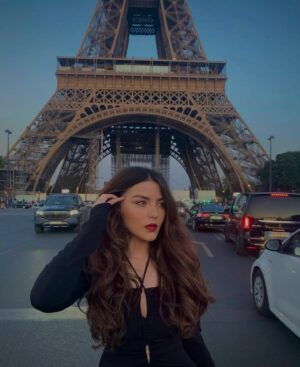 Elif Özkul Instagram - 🖤 #paris