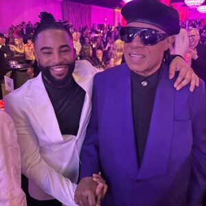 Elijah Blake Instagram - About a year & a half ago I found out Stevie handpicked me for an event he puts on every year through his radio station. I went up (if I’m being honest ..CHASED him through Clive Davis Grammy Gala lol) to thank him & he told me he still plays the record. I thanked him for every time his level of excellence inspired me to go back and rewrite a lyric or challenge myself vocally even when I don’t think ppl will care. Ladies & Gentleman… this is a TRUE LEGEND to the legends