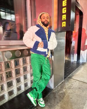Elijah Blake Instagram - Bundled Up & Cozy. Wanted to try ice skating for the first time but New York closes so early now. Never thought I’d see the day