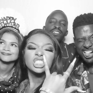 Elijah Kelley Instagram - If You’re reading this, there is life in your lungs, therefore there can be joy in your heart. It is a new decade. Be unabashed in his glory. ‘To the soaring ‘20s! ✈️....let us all do our best to give those we share this earth with the quality of life and love they deserve! thank you for the evening Mr & Mrs Carter.