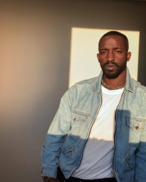 Elijah Kelley Instagram - My WiFi automatically connects to ya Aunty house.
