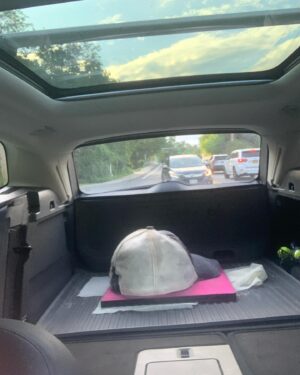 Elisa Strauss Instagram - When your dear friend battles (and wins!) a fatal disease…and you realize even your marriage can handle a sculpted cake delivery 🚚 😅😂A special night #fuckcancer #fcancer🎀
