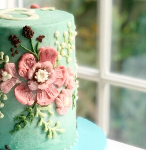 Elisa Strauss Instagram - Tried something new… @newdashyork 

#embroideredbuttercream #bombesquad