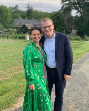 Elisa Strauss Instagram - What an incredible day I had (yesterday!) THANK YOU to all my friends and family who reached out: calling, texting, sending videos, flowers, food, candles, soaps, olive oil and more!! 

If you know me then you know that one of my favorite places on earth is @bluehillfarm while other people are in awe of Taylor Swift (no offense TS you are awesome) but my heart beats faster for the likes of @bill_yosses and @chefdanbarber 
Two men that have played a role in shaping the food culture (and trying to change!) our country!! To have seen them both on my bday literally made my night!!

A few people asked what I did yesterday, I started with @yogasparkstudio followed with baking amazing pies from @nick_malgieri fabulous book, talking to friends and family, opening meaningful cards, gifts and more. And the perfect ending of course- dinner at Blue Hill at Stone Barns with dear friends! Thank you @pgouze for all of it ❤️