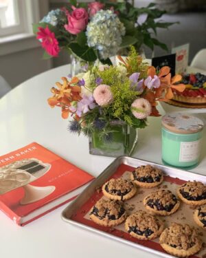 Elisa Strauss Instagram - What an incredible day I had (yesterday!) THANK YOU to all my friends and family who reached out: calling, texting, sending videos, flowers, food, candles, soaps, olive oil and more!! 

If you know me then you know that one of my favorite places on earth is @bluehillfarm while other people are in awe of Taylor Swift (no offense TS you are awesome) but my heart beats faster for the likes of @bill_yosses and @chefdanbarber 
Two men that have played a role in shaping the food culture (and trying to change!) our country!! To have seen them both on my bday literally made my night!!

A few people asked what I did yesterday, I started with @yogasparkstudio followed with baking amazing pies from @nick_malgieri fabulous book, talking to friends and family, opening meaningful cards, gifts and more. And the perfect ending of course- dinner at Blue Hill at Stone Barns with dear friends! Thank you @pgouze for all of it ❤️