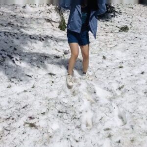 Elise Zhang Instagram - Yes it’s snow!! ❄️ 🥺almost slipped~😝