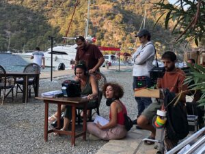 Elit İşcan Instagram - Aslıhan Ünaldı’nın yazıp yönettiği filmimiz “Suyun Üstü” @adanaaltinkozaff Adana Altın Koza Film Festivali Ulusal Yarışma bölümünde Türkiye prömiyerini yapacak. 🧜🏼‍♀️🧜🏼‍♀️🧜🏼‍♀️ Happy to announce that our film “Afloat” written and directed by @aslihanunaldi will have it’s Turkey premier in the national competition section of Adana Film Festival. #AdanaAltınKozaFilmFestivali #SuyunÜstü #Afloat