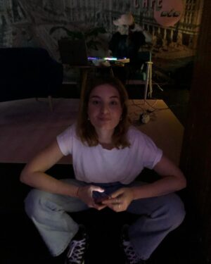 Eliza Rycembel Instagram - Garstka wspaniałych ludzi teatru. @potemotem #miedxynarodowydzienteatru