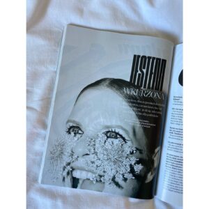 Eliza Rycembel Instagram - @alicja.kozak fantastyczna kobieta i fotografka, dzięki której dużo łatwiej było mi się otworzyć. Wywiad, który ze mną przeprowadziła @maja_staniszewska był co prawda we wrześniowych @wysokieobcasy_extra przy okazji "Gier rodzinnych", ale napewno da się go jeszcze znaleźć w internecie gdzie nic nie ginie. 
foto & concept @alicja.kozak 
stylist @lazar.stefania 
stylist’s assistant @kristin_selvesyuk
make up artist & set design @joannawojnilko @wojnileczko_mua 
hair @stasiekm / @jagahupalo 
producer @malgorzatasydorczyk 

DZIĘKUJĘ 
xoxo