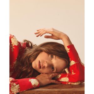 Eliza Rycembel Instagram - Zapraszam do czytania najnowszego i ostatniego @harpersbazaarpolska. Dziękuje Patrycji Pustkowiak za rozmowę  @sebastian.ciulinski za piękne zdjęcia! Make up i włosy @letsmakeup_pl 📸