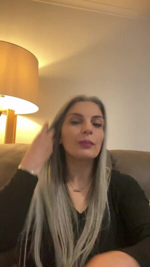 Elizabeth Amini Instagram - باز هم ممنون از همهٔ عزیزان هم اه 
ایام به کام 
#ازخودمون_شروع_کنیم 
#الیزابت_امینی