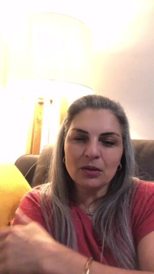 Elizabeth Amini Instagram - ممنون از حضور پر مهرتون ، 
وعذر میخوام اگر سم پاش‌هارو دیر دیدم و شما اذیت شدید ، ولی اهمیت ندید خودم به خدمتشون میرسم سریع!
😊😉🥰😁
#یازدهم_اسفنددرخانه_میمانم_من_رای_نمیدهم 
#نه_به_جمهوری_اسلامی 
#رای_بی_رای 
#ایرانی_به_اجنبی_رای_نمیدهد!
#الیزابت_امینی
#زن_زندگی_آزادی 
#زندانی_سیاسی_آزاد_باید_گردد 
#elizabethamini 
#we_hate_islamic_regime 
#down_with_khamenei 
#novote_to_islamic_regime