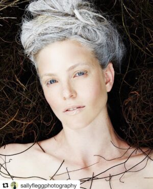Elizabeth Blackmore Instagram - Playing winter❄️ almost 10 years ago!
Hair is decidedly less grey now a days. @sallyfleggphotography ・・・
Winter ❄️ @lizzie_a_bee ❄️ what a great lady to be creative with. Back in the chippp days @sophialeehairmakeupartist #elizabethblackmore #winterbeauty #beautyshot #silverhair