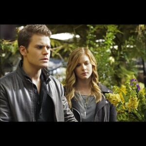 Elizabeth Blackmore Instagram - Why has this plant got us looking so befuddled? Tune in tonight to find out on the CW 8/7c @thecwtvd