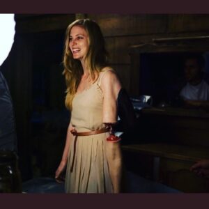 Elizabeth Blackmore Instagram - Awesome bts shot from Fede -Camera testing the ‘hanging arm’ on Evil Dead - 5 years ago! If you look closely you can see my real arm in a black sock behind my back. movie magic ✨
#evildead #fedealvarez
