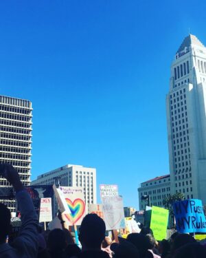 Elizabeth Blackmore Instagram - Women's March LA. Let's do it. ✊🏼✊🏽✊🏾✊🏿
#womensmarchla #steelmagnoliasisagoodmovie