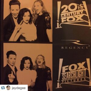 Elizabeth Blackmore Instagram - #Repost @jaydegee with @repostapp.
・・・
#aboutlastnight 🍾📸👯
@foxsearchlight Oscars party photo booth. We got this @lizzie_a_bee @veebeebs