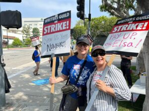 Elizabeth Craft Instagram - Loved being on the picket line with our incredible manager @dianne_fraser77! #WGASTRONG