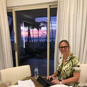 Elizabeth Craft Instagram - This is what working on #fantasyisland looks like. Pretty and not pretty! #happierinhollywood