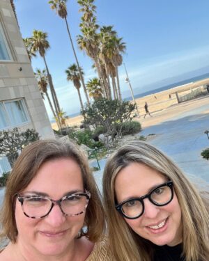 Elizabeth Craft Instagram - Breakfast with Jo Marie! Nothing makes me happier than spending the morning with one of my oldest friends. You’ve got to see how this woman sets a table! @mwmaven @caffetteriacafe #happierinhollywood