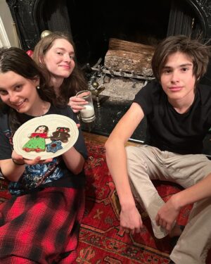 Elizabeth Craft Instagram - Merry Christmas! #happierinKC