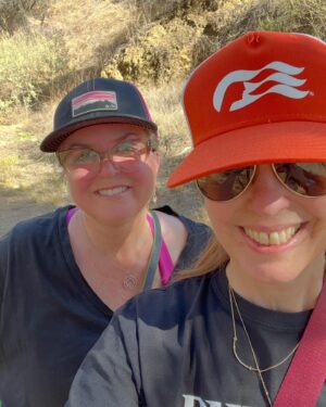 Elizabeth Craft Instagram - Ojai hike and working lunch with @sfain — can’t beat the view!