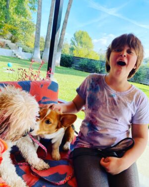 Elizabeth Craft Instagram - Upside to working on Saturday — Nacho gets to hang with his friends! @sfain #happierinhollywoof