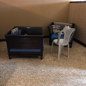 Elizabeth Craft Instagram - Production has taken over what used to be the #FantasyIsland writers room. @sfain and I have made an office from three stray chairs. #happierinpr