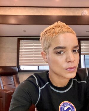 Elizabeth Faith Ludlow Instagram - A little BTS from Another Life - S2 ☄️

Thank you for all the support! 💥

#AnotherLife #Netflix