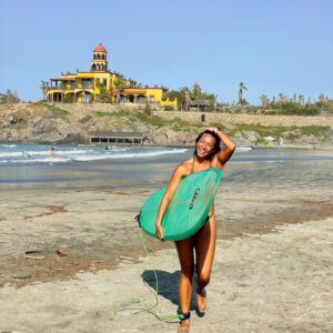 Elizabeth Frances Instagram - Once Upon a Time in Mexico ✨🏄‍♀️

Thanks @lipsmacksurf for teaching me to 🏄‍♀️ … still learnin 😂
#baja #todossantos #surfergirl #mexico #cerritos