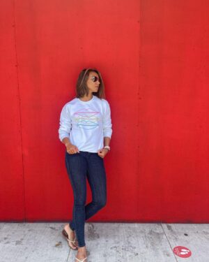 Elizabeth Frances Instagram - Just bc, why not do things in threes? 😂 Happy Friday kids