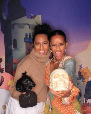 Elizabeth Grullón Instagram - wow. what a night celebrating our beloved #TheOwlHouse !!! thank you to our unbelievably talented and kind cast and crew, and to all of our fans! I’m forever grateful for the opportunity to honor my mother and our culture through my work as Camila Noceda. (and it was so special to have my sister by my side at the wrap party). Long live the chancleta! 🩴 #TheOwlHouse #CamilaNoceda