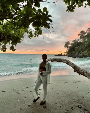 Elizabeth Grullón Instagram - #PuraVida
