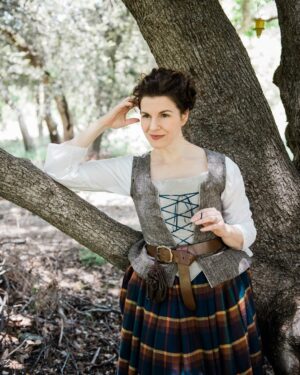 Elizabeth Hales Instagram - Me Made! 🧵 Sewing gives me so much JOY!  I loved making this 1750s Highlander/Outlander/Colonial-inspired wardrobe.  Every woman must have a shift, stockings, shoes, stays, under petticoat, pockets, over a petticoat, stomacher, and in this case, a waistcoat.  Add on a belt, usually a chatelaine, and a money pouch or a bag. 

My wardrobe was made from historically accurate #jpryan patterns.  Learning what my ancestors might have worn in 18th century America gives me insight and a closeness that they are nearby.
.
.
.
.
.
.
.
.
.
.
.
.
#inspired #inspire #ancestor #patterns #instafashion #outlander #sewing #18thcentury #colonial #vintage #outlander #outlanderstarz #jamieandclaire #dianagalbadon #seamstresslife #outlanderseries #vintageinspired #outlanderlove #livinghistory #seamstress #vintageph #actor #actress #sewistsofinstagram #memade #ithaspockets #historical #photooftheday #georgian #rileysfarm