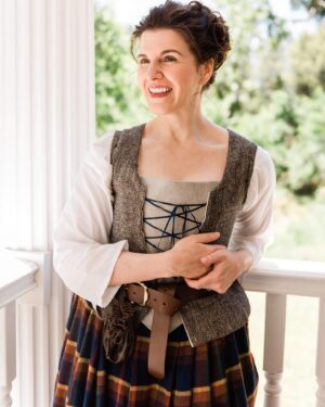 Elizabeth Hales Instagram - 🍂“Gratitude can transform common days into thanksgivings, turn routine jobs into joy, and change ordinary opportunities into blessings.”

— William Arthur Ward