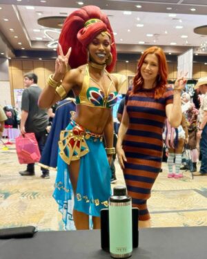Elizabeth Maxwell Instagram - Though the weekend was fraught with flight delays & cancellations, lost & broken baggage, and fire alarms & evacuations, we survived and dare I say THRIVED! 

I met a very cool fur dude 😎 I squee’d over an Yzma and Kronk (Emperor’s New Groove is one of my all time faves!) And I finally got to meet @cutiepiesensei in person, who does one of the most stunning Urbosa cosplays I’ve ever seen 😍 

Thank you for a lovely time @kimochiicon, and for rolling with the punches! 

#kimochiicon #zeldabreathofthewild #urbosa #cosplay #urbosacosplay #breathofthewildcosplay #emperorsnewgroove #emperorsnewgroovecosplay