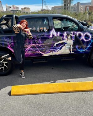 Elizabeth Maxwell Instagram - We came, we saw, we got eaten 😉

Thank you @animelvegas for a fabulous weekend!!

#animelasvegas #attackontitan #ymir #historia #dragonballsuper #dragonball #caulifla #kefla #genshinimpact #rosaria #overlord #albedo #vegas