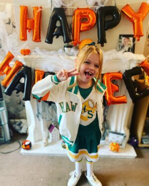 Ella Chadwick Instagram - Back to school today and its fancy dress to celebrate halloween so it had to be Stranger Things . Heres my chrissy outfit 🎃🧡🖤👻🕷🕸 #halloween #happyhalloween #strangerthings #chrissy #fancydress #bktoschool