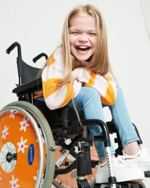 Ella Chadwick Instagram - Loved my recent photoshoot with @brianophotography he always makes me laugh 🥰 jumper by @hm_kids trainers by @riverislandkids trousers @shopmatalan @zebedeetalent #photoshoot #updates #wheelchair #smile #imwearingri