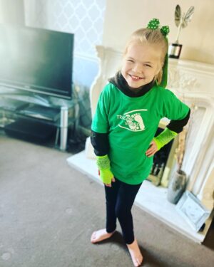 Ella Chadwick Instagram - Off to @irishworldheritage parade for #stpatricksday parade with @tracingsteps they help my dance/drama group during covid lockdown and stay open so gone all green for the parade 💚☘️🇮🇪