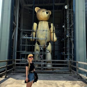 Ella Greenwood Instagram - Thank you South Korea for showing me a Teddy Bear Mona Lisa xxx 🧸 🇰🇷