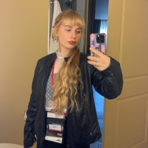 Ella Greenwood Instagram - Had the best time in Seattle for @nfftyfilm 🤍 Met the most wonderful & talented filmmakers and got to screen Twofold at Closing Night where it won the Audience Award🥹 Also got to see the loml Coraline ♥️
-
TWOFOLD 
Made by @brokenflamespd for the @lucasaferrara Film Fund
Written by @totobruin
Directed by @popsella
Producer @lucasaferrara
Co-Producers @maya_bod @popsella
Starring Phoebe Campbell, @rebeccacalder_& Clinton Blake
Casting Director: @_zyrenka_casting_
Cinematographer @xeniaxpatricia
Editor @editor_emmalie
Colourist:@chris.shaw.colour
Sound Designer @_inesadriana_ Composer @gabyamblercomposer
1st AD: @jameslockheart_
MUA & hair: @chiaragiannettino_art
Production designer: Mahee Merica
Costume: @chloepalmerdesign
1st AC: @alexjgtan
2nd AC: @riccardo_garotalo_
Gaffer: @leslielitin
Spark: Anbo Wu
Script supervisor: Daniel Joseph
Sound Recordist: @rufusambler
BTS Photographer: @ines_leila_hachou
Runners: @tobybeynon & Fraser Dodds
Special Thanks to:
@focuscanning @izzy_meikle @leanneladbury