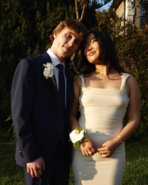 Ella Jay Basco Instagram - prom with my fave❤️❤️ @nateeroberts 

📸: @lesliealejandro