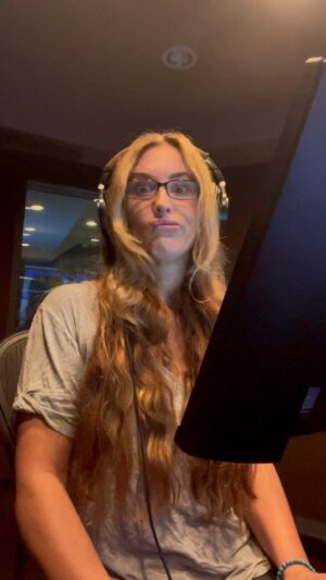 Elle Newlands Instagram - That time they asked “can you do a Mid Atlantic accent Elle?” and the spirit of old Hollywood possessed me…. And I meant KATHERINE HEPBURN 🇬🇧🇺🇸 🤪

#throwbacktuesday 
#voiceover 
#videogames 
#silly