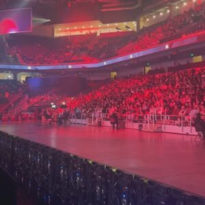 Elle Newlands Instagram - I had such a fun filled and action packed weekend at ALGS Split 1 Playoffs, that I forgot to take photos but here are a few highlights from other people’s cameras from Saturday and Sunday. Words can’t express how much I love being part of the Apex community and how much I adore the people in it. I am a lucky wee lassie ❤️

PS There are more group shots and official cast and crew group photos on the way! There are so many! A lot of fun was had and I’m exhausted 🫶🏻

@playapex 
#algs 
#apexlegends 
#horizonapexlegends

@shahinpdx 
@karimcheeseg 
@spideytiff 
@johnnyyoung_115 
@annawillgram