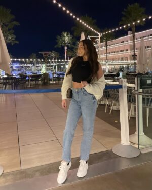Elle Paris Legaspi Instagram - it’s beginning to look a lot like christmas ❄️
#explore #explorepage