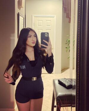 Elle Paris Legaspi Instagram - woop woop that’s the sound of the police🚔
#explore #explorepage #halloween