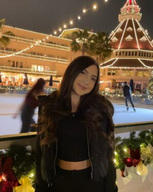 Elle Paris Legaspi Instagram - 22 days till christmas😋
